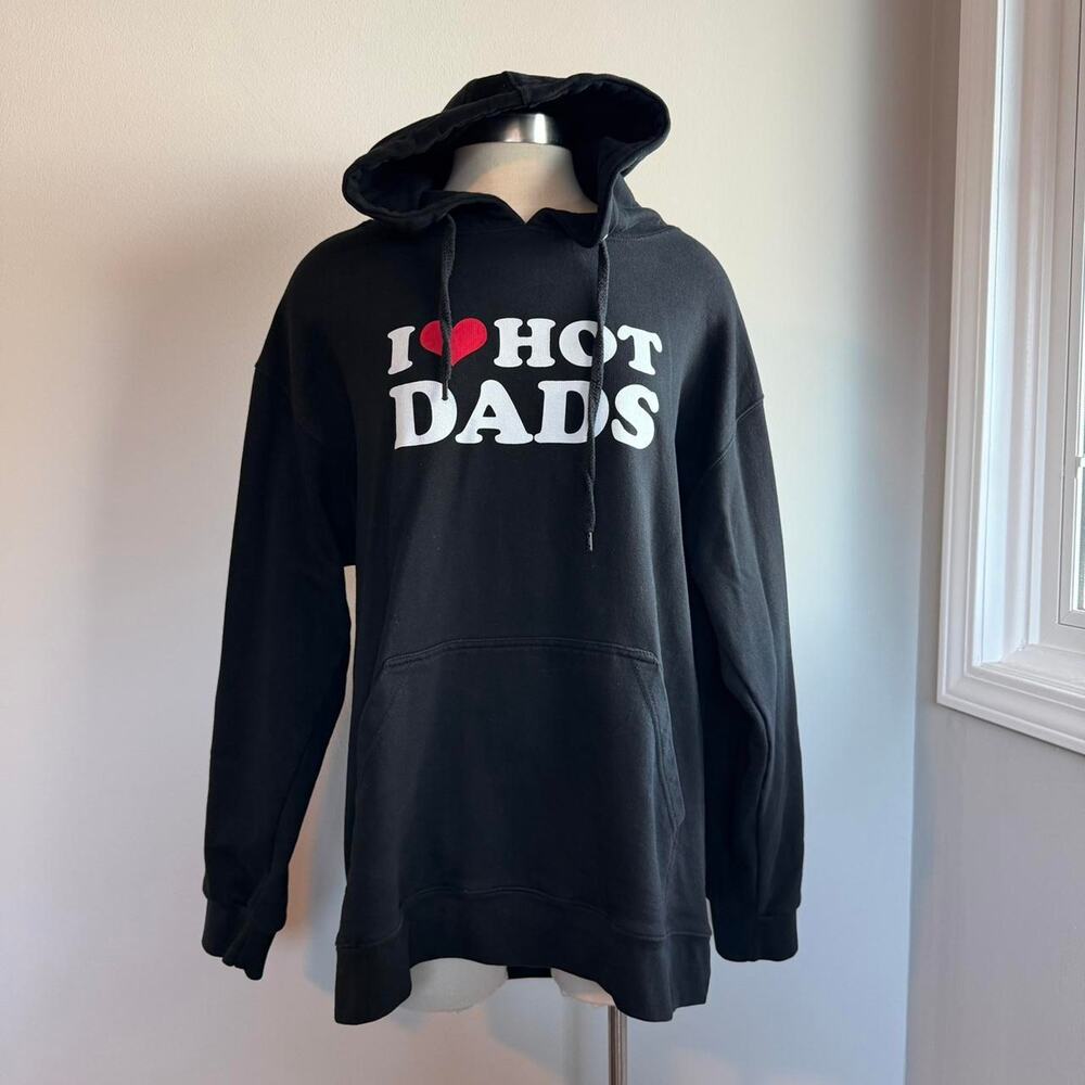 Black heavyweight “I Love Hot Dads” hoodie